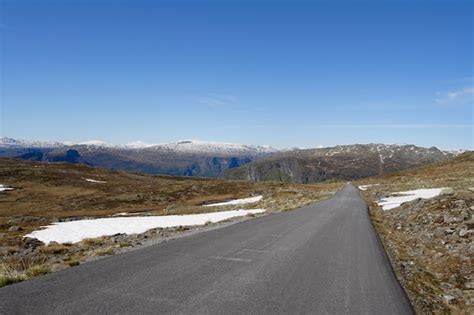 Carretera En Las Monta As Noruegas Foto Premium