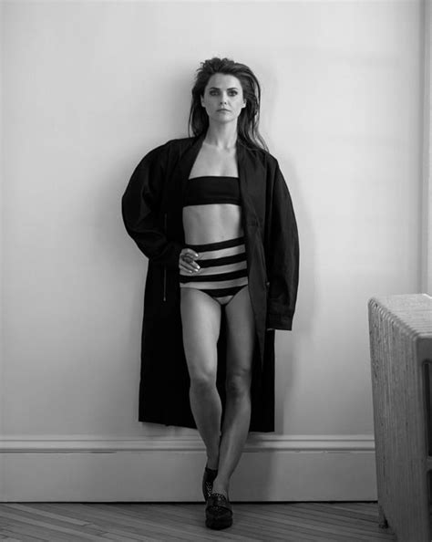Keri Russell In A Bikini Embracing Confidence And Style At The Beach
