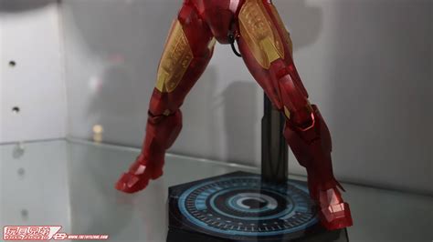 Hot Toys鐵甲奇俠2鐵甲奇俠 Mark IV 仿全息影像版 實物樣辦登場 Toys Zone D 玩具兄弟 Figures Price List Reviews