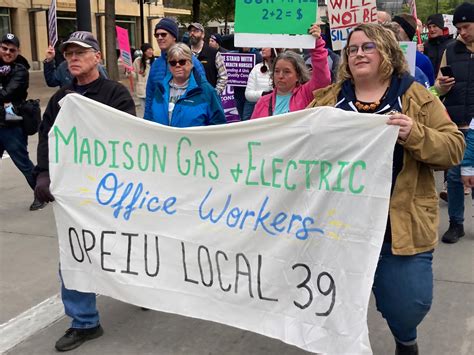 Madison Labor Groups Build Cross-Union Solidarity - WORT-FM 89.9