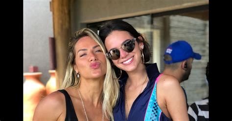 Bruna Marquezine Chamou Aten O Ao Trocar Selinho Giovanna Ewbank