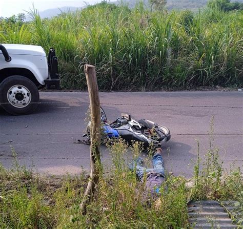 Albañil muere tras perder el control de su motocicleta en Veracruz e