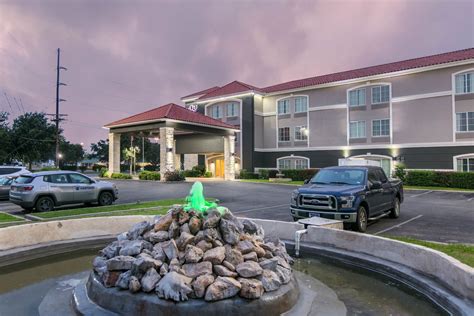 La Quinta Inn & Suites by Wyndham Fredericksburg | Fredericksburg, TX ...