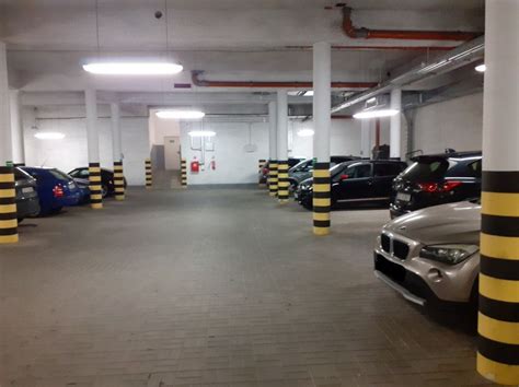 Miejsce Parkingowe W Parkingu Podziemnym Albatros Towers