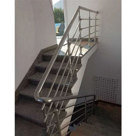 Silver Bar Ss Hand Railing Mounting Type Staire At Rs Feet In