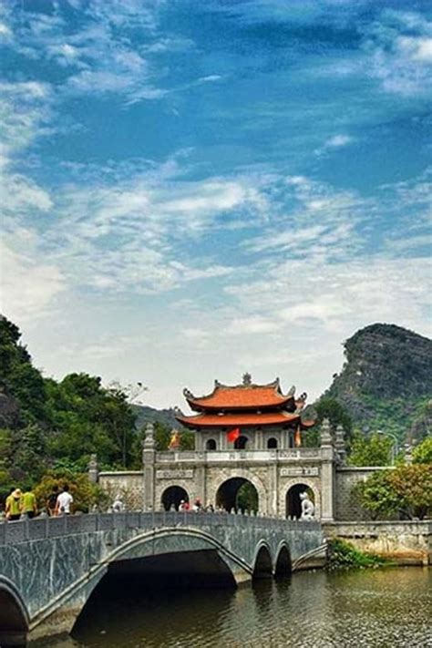 From Ha Noi Ninh Binh Hoa Lu Trang An Day Tour