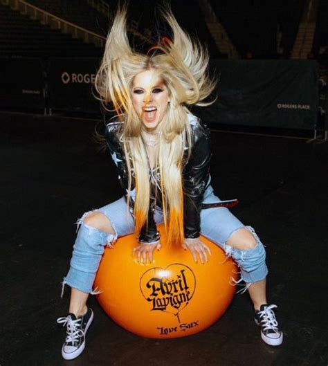 Avril Lavigne Nude In Leaked Porn And Private Pics The Fappening Leaked Photos