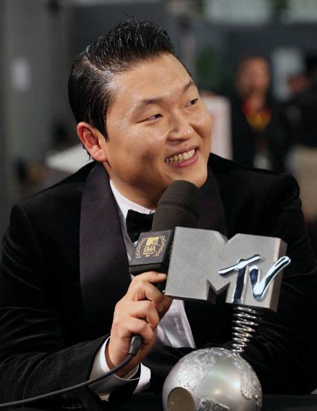 Biography & Personal LIfe of PSY's wife Yoo Hye-Yeon