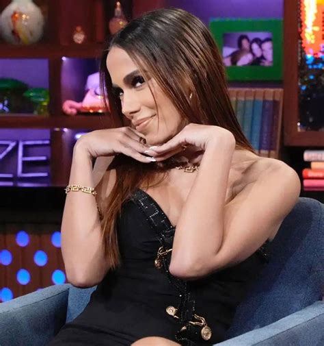 Anitta assina nova gravadora após saída turbulenta da Warner