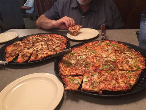 » Chicago’s Pizza – Thin Crust Pizzas Dine at Joe's