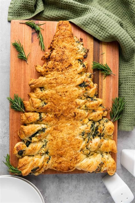 Spinach Puff Pastry Christmas Tree - Slimming Violet - Recipes