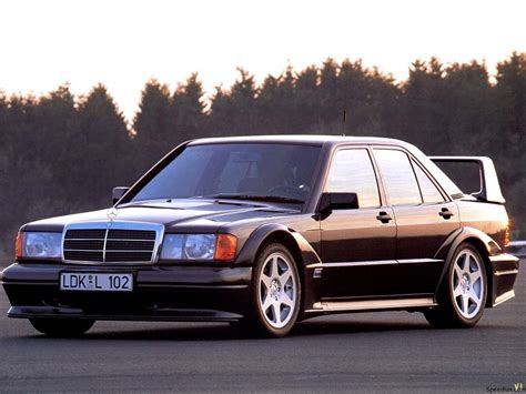 Mercedes-190E-Cosworth-3