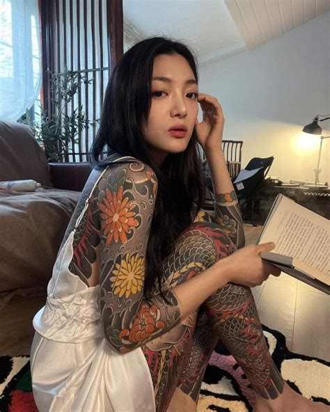 Asian Tattoo Girl Asian Tattoos Tattoed Women Tattoed Girls Japanese Dragon Tattoos