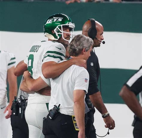 Replay shows moment Jets' Aaron Rodgers' Achilles ruptured