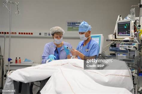 24 Tracheal Intubation Stock Photos, High-Res Pictures, and Images ...