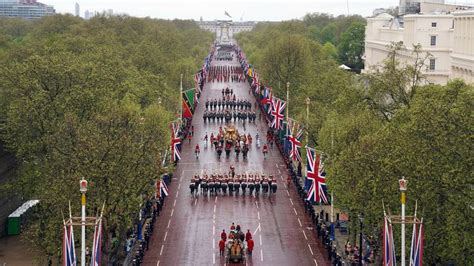 King's coronation: Moments that mirrored Queen Elizabeth II's ceremony ...