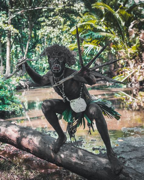 The tribespeople of Papua New Guinea – We love it Wild