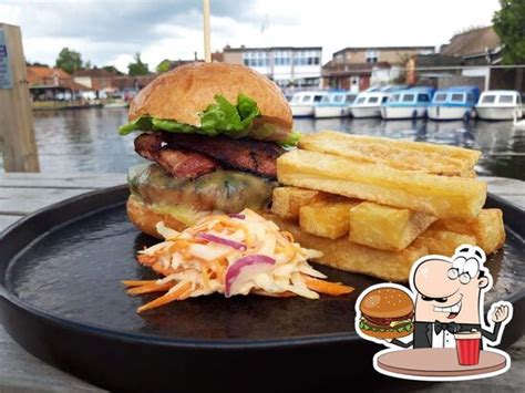 The Bridge restaurant, Norwich Rd in Wroxham - Restaurant menu and reviews