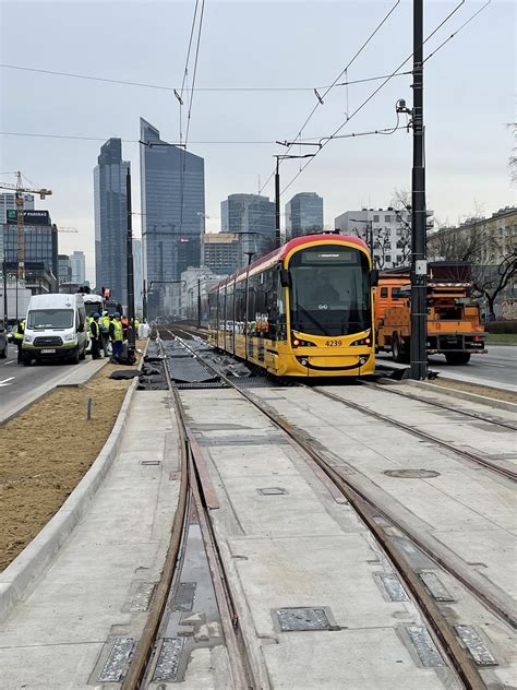 Tramwaje Warszawskie oddają fragment trasy na Kasprzaka pojedzie nim