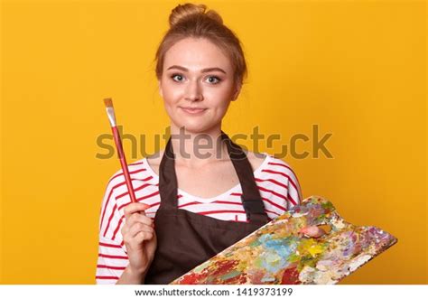 1 Paints Alette Artist Stock Photos, Images & Photography | Shutterstock
