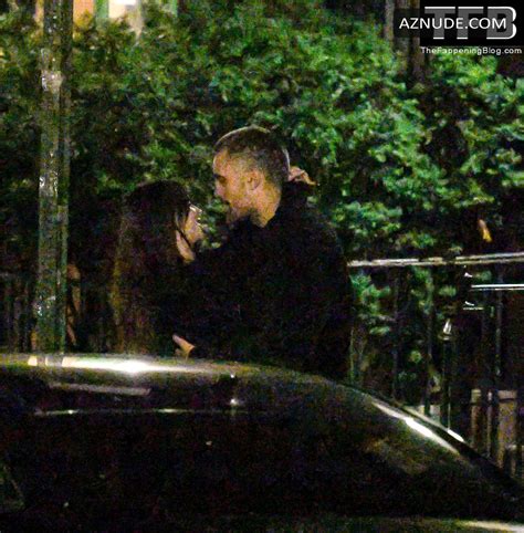 Emily Ratajkowski Sexy Seen Flaunting Her Hot Figure Alongside A Dj In Nyc Aznude