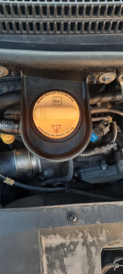 Крышка масляной горловины — Renault Grand Scenic IV, 1,6 л, 2018 года ...