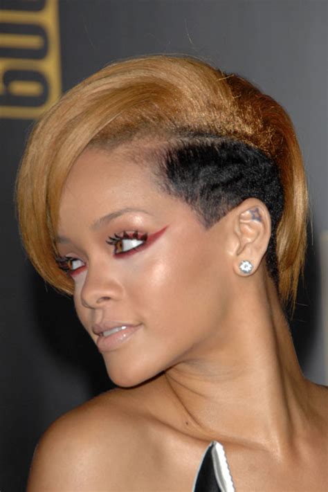 Rihanna Long Blonde Hair Side Part