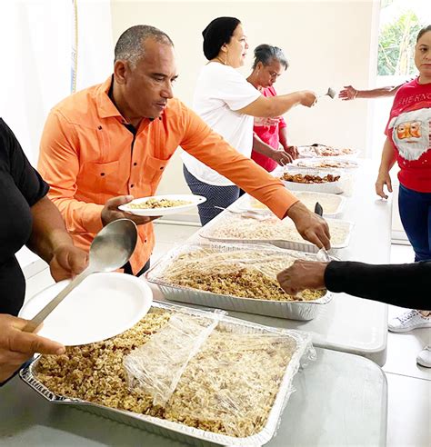 Lic Osiris Mart Nez Celebra La Navidad Con Generosidad Entrega De