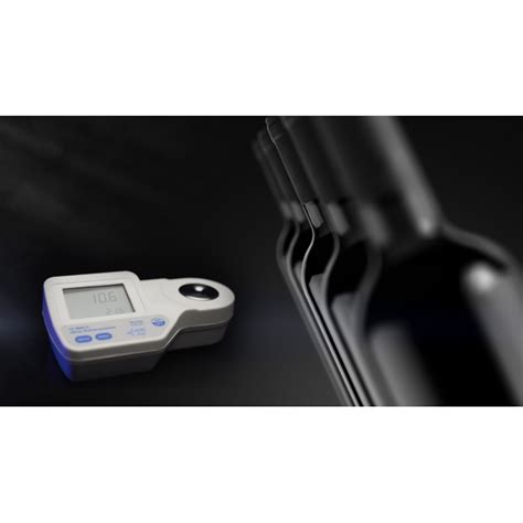 HI 96814 Refractometer For Sugars In Wine Juice And Must With Oechsle