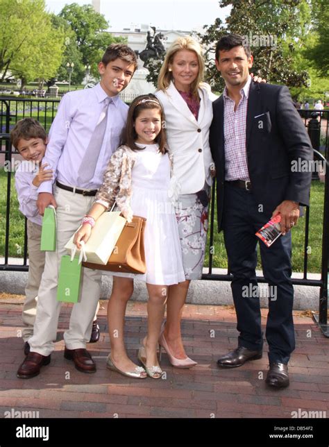 Kelly Ripa And Mark Consuelos Kids