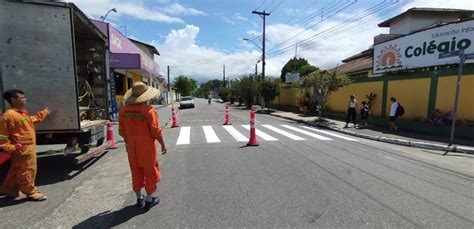 Prefeitura de Caraguatatuba revitaliza sinalização de solo em ruas do