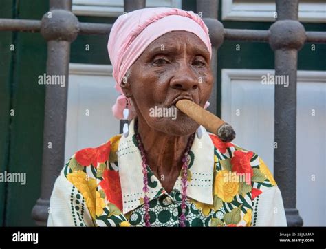 Woman smoking a cigar, Havana, Cuba Stock Photo - Alamy