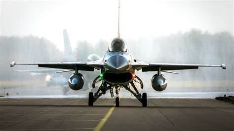 What Is The F 16 Fighter Jet And Why Does Ukraine Want It The New