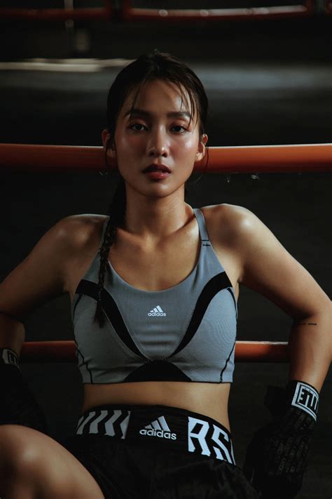 Hành trình lột xác của Khả Ngân Từ hot girl boxing trở thành mỹ nhân Vbiz