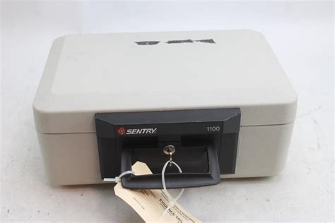 Sentry 1100 Safe Lock Box With Key | Property Room