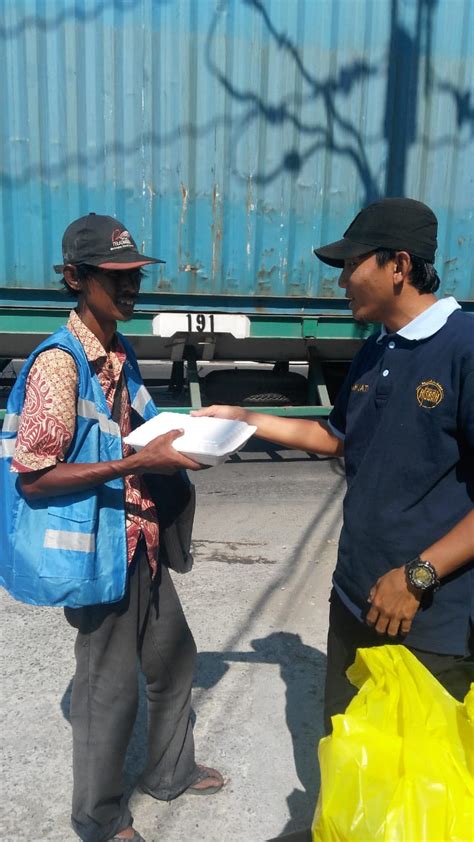 Jumat Berkah Yanmas Ansharu Syariah Surabaya Dan Baitul Maal Al