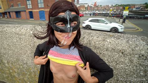 Facial In Public Porn Pic