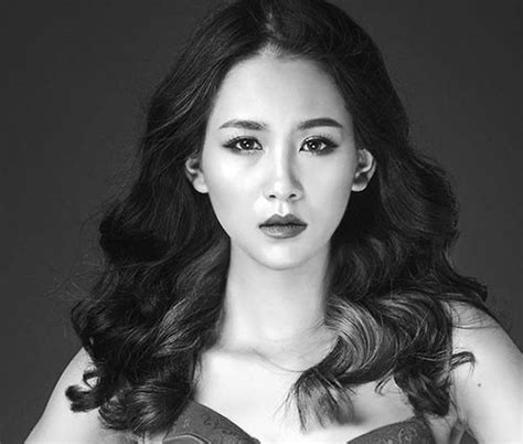 Người mẫu nude X tố bị họa sĩ hiếp dâm trong khách sạn là ai