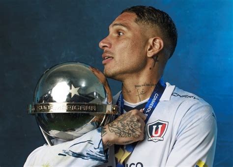 Paolo Guerrero dá pista sobre o que pretende na atual janelaJogada 10