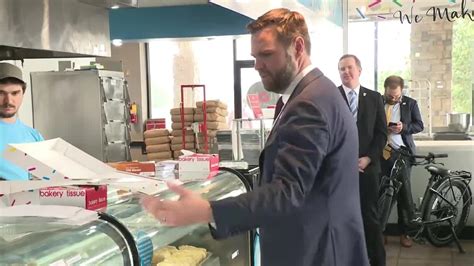 Jd Vance Stopped At Holt S Sweet Shop In Valdosta Youtube