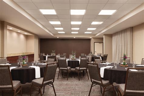 Courtyard Charlotte Airport North | Convenient Park, Stay & Fly Near