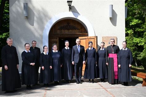 29 Maja Wizyta Prezydenta RP Andrzeja Dudy Szensztackie Siostry Maryi