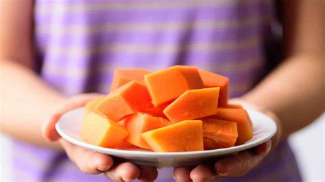 Papaya for weight loss: 9 reasons why it's the ideal fruit | HealthShots