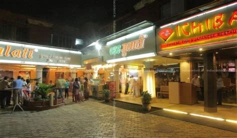 Top 10 Best Food Places in Delhi, India - Zingbus