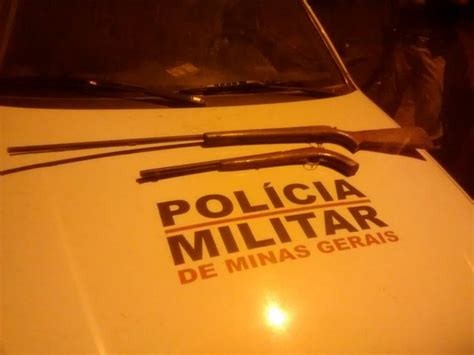 G Pm Prende Cinco Homens Carro Roubado E Armas Em Rubelita