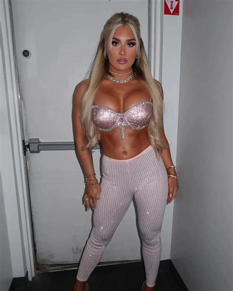 Tiffany Stratton hot boobs : r/WrestleGirls