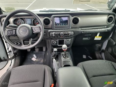 2022 Jeep Gladiator Sport 4x4 Interior Color Photos | GTCarLot.com