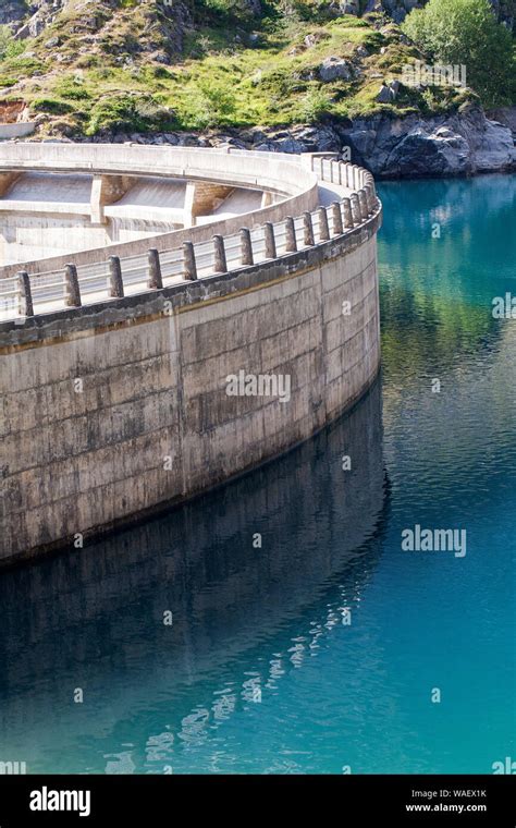 Barrage Des Gloriettes And The Lac Des Gloriettes Cirque D Estaube Haut