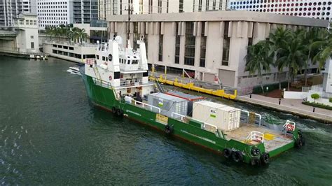 Ships Entering Leaving The Miami River 11 5 2019 Miamiriver Cargoship