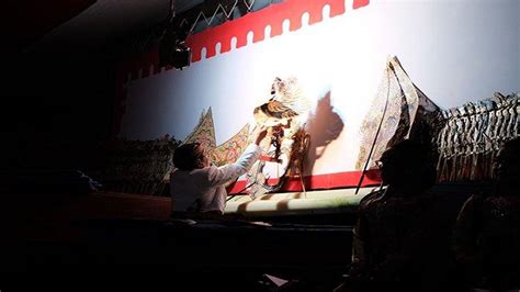 Sanggar Seni Hamiluhung Gelar Pertunjukkan Wayang Kulit Yang Memukau